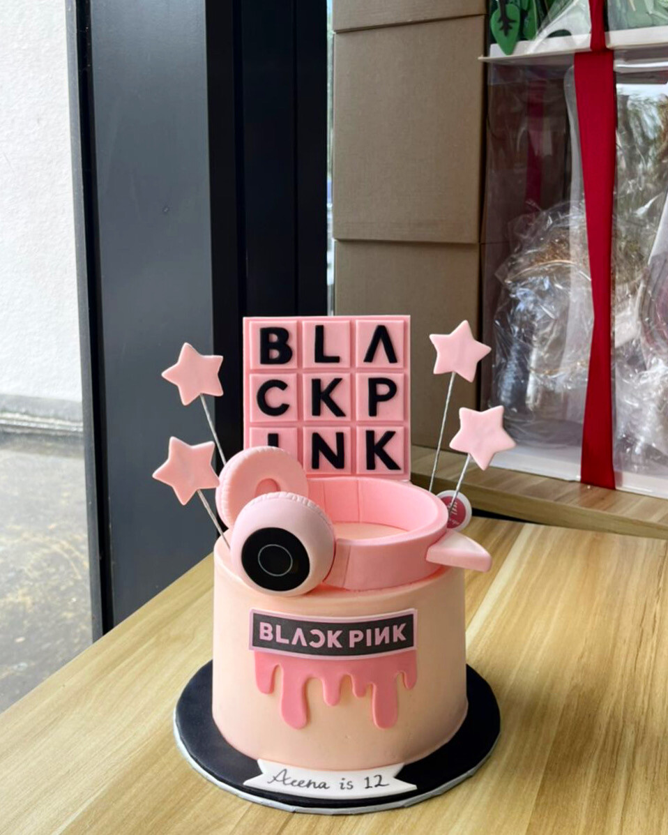 Blackpink / Black Pink Cake 4