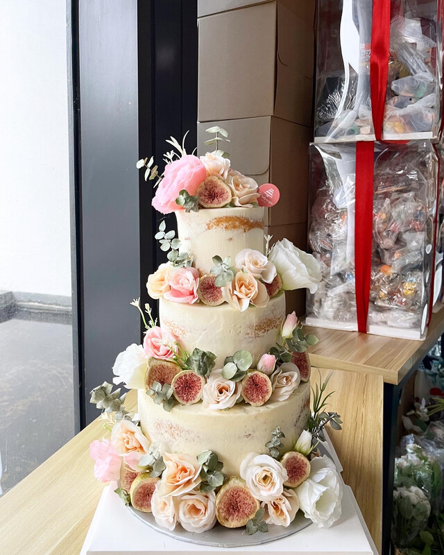 Naked Rustic Fig Garden In 2 Or 3 Tiers Cake Naked Rustic Fig Garden In 2 Or 3 Tiers Cake