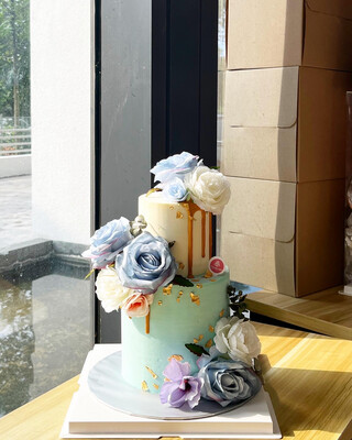 Indie in 2 Or 3 Tiers Cake