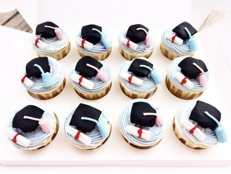 Graduation Cupcake 1