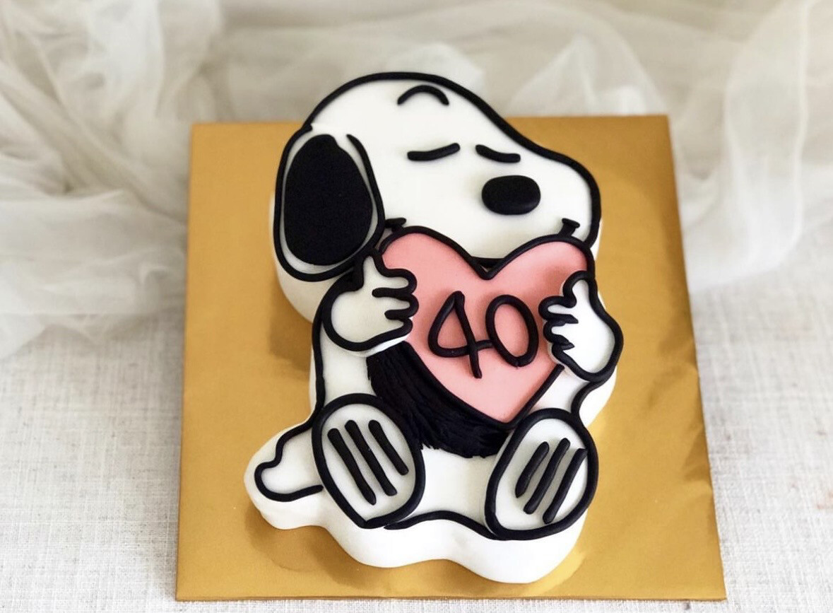 Snoopy Cake 1