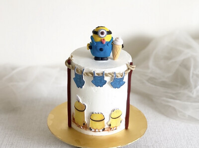 Minion Cake 5