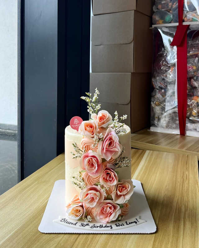 Garden Rose Flow Cake (WhatsApp Order)