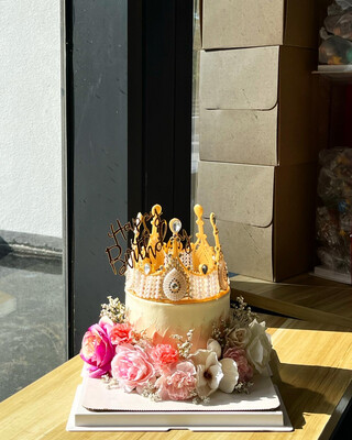 Mix Floral Queen Cake