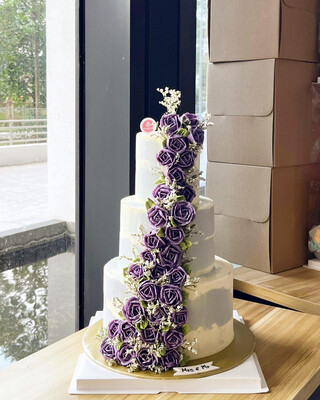 Buttercream Rose Flow Tilt in 2 Or 3 Tiers Cake