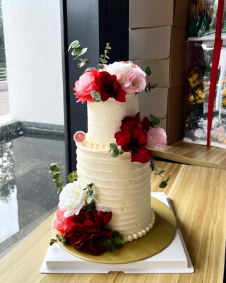 Russell in 2 Or 3 Tiers Cake