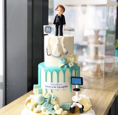 Corporate Cakes - I’m Doctor Nurse Cake 3