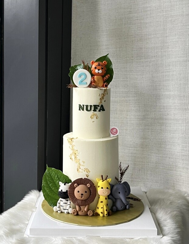 Animal Safari Jungle Cake 14 In 2 tiers Animal Safari Jungle Cake 14 In 2 tiers