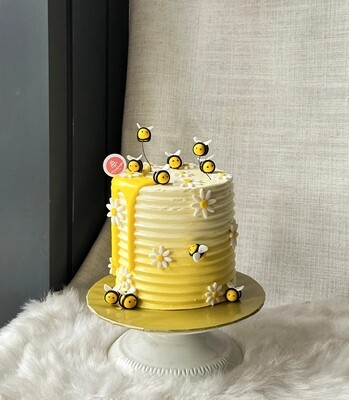 Honey Bees Cake 2 - Daisy