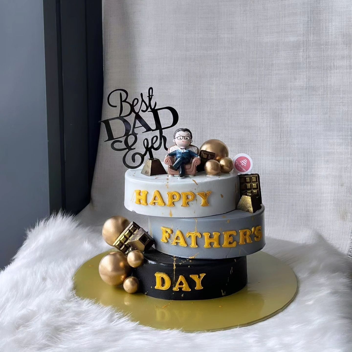 Fathers’ Day - Dad / Father / Man King Boss Cake 8
