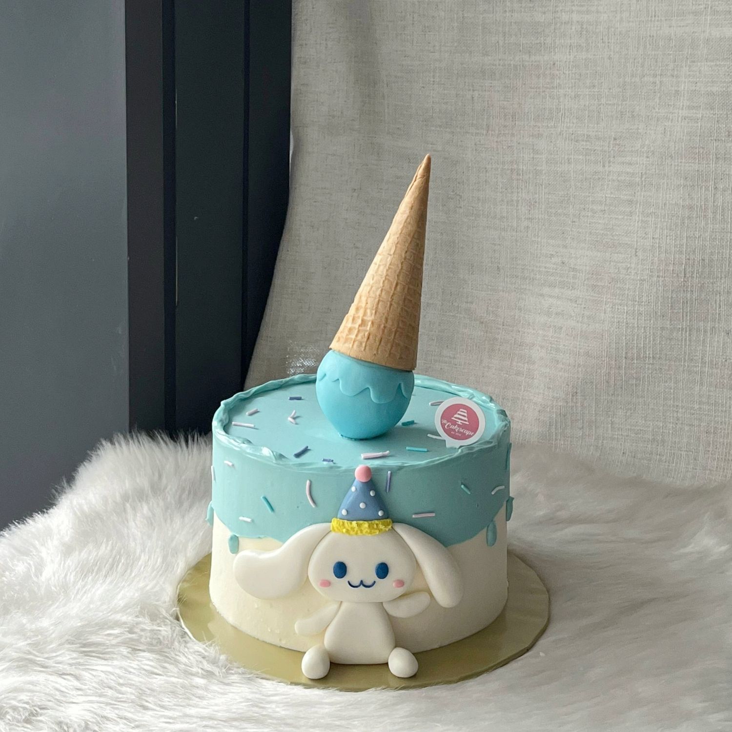 Sanrio - Cinnamoroll Cake 4