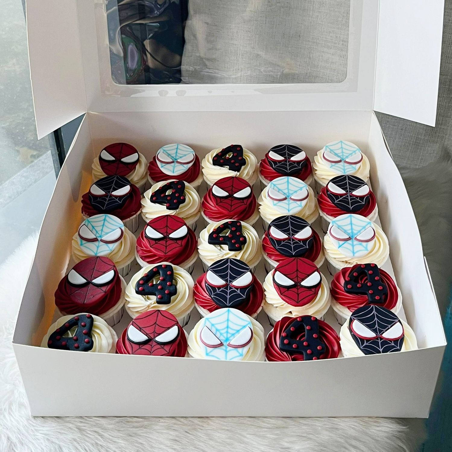 Marvel Avengers Superhero Cupcakes 6 Spiderman