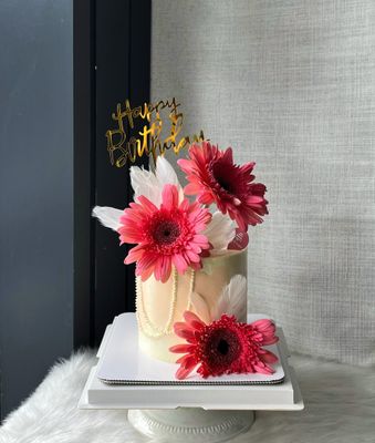 Pink Daisy Gerbera Cake