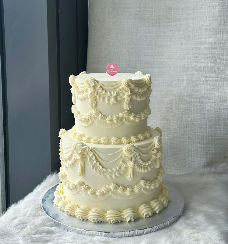 English Vintage Cake in 2 or 3tier