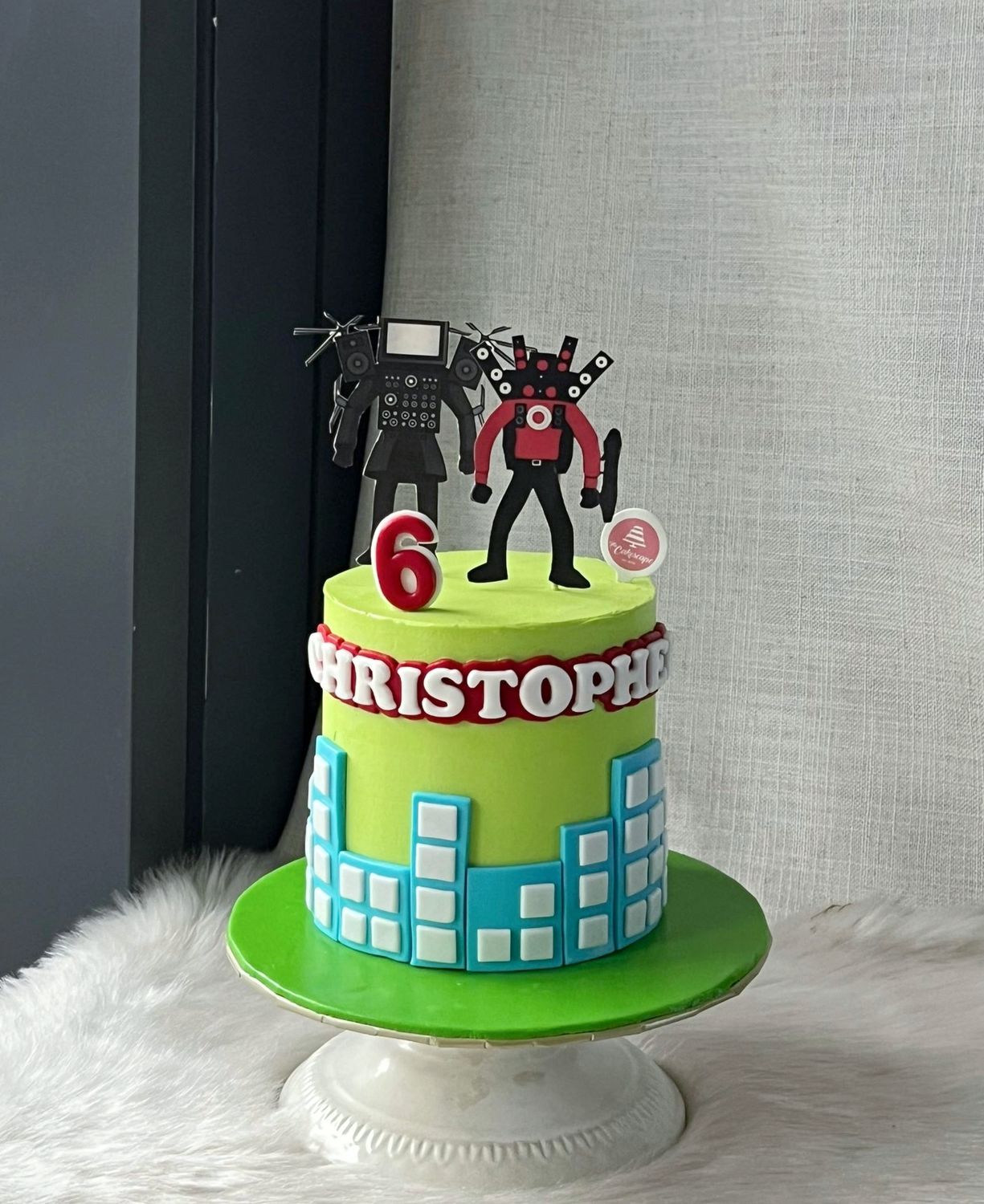 TITAN Speakerman Cake