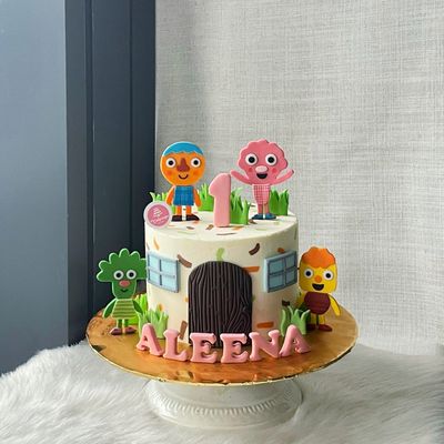 Noodles and Friends Cake