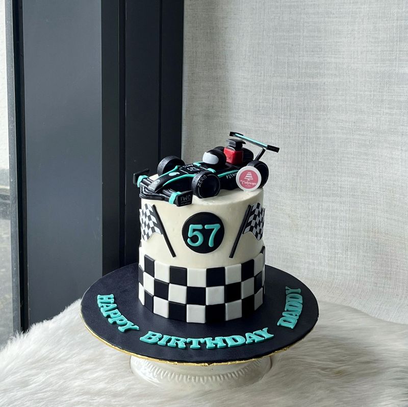 Car Cake - F1 Ferrari 8 - Petronas Car Cake - F1 Ferrari 8 - Petronas