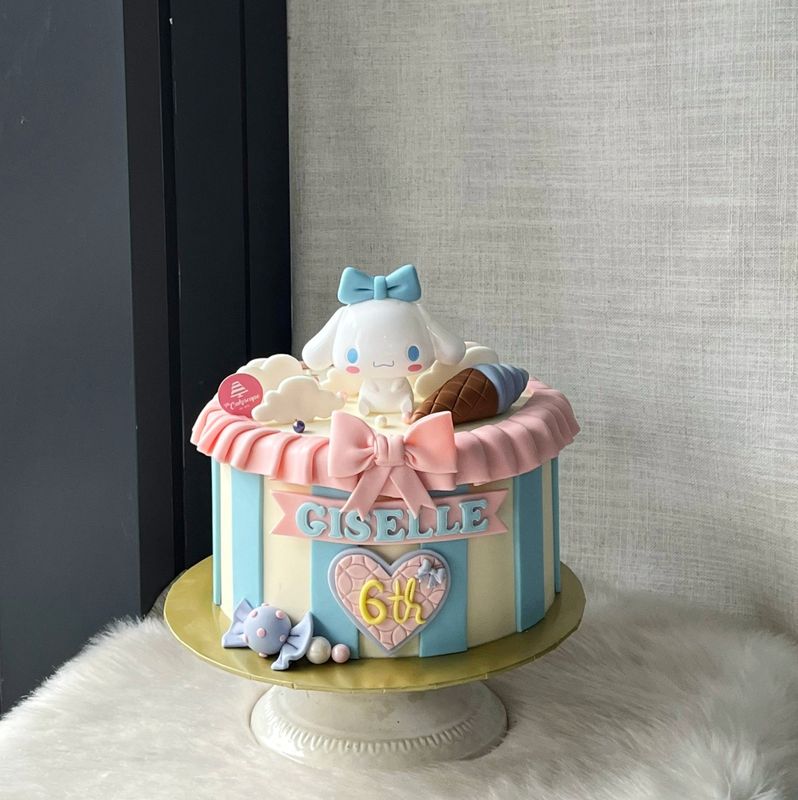 Sanrio - Cinnamoroll Cake 9
