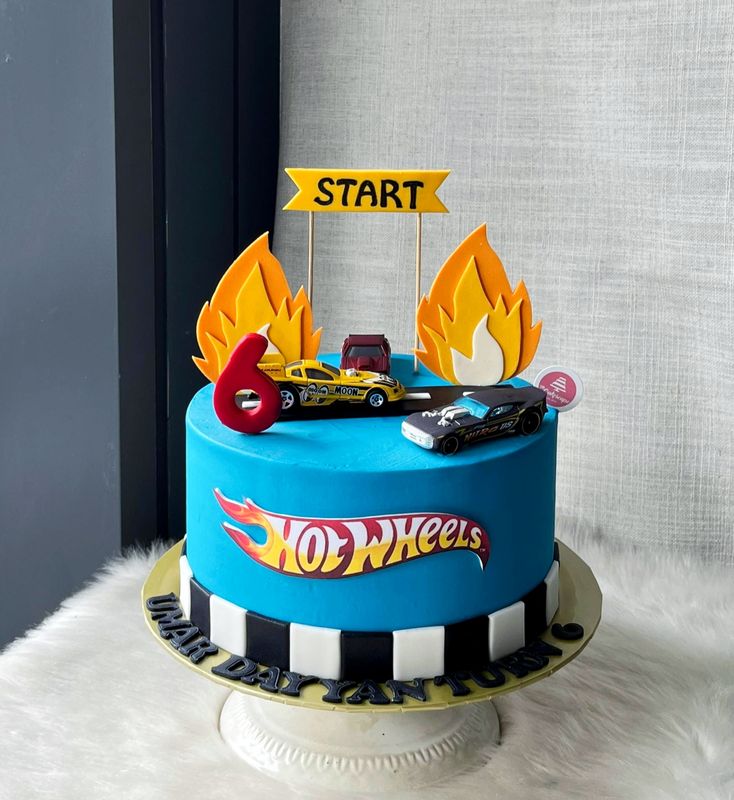 Car Cake - Hot Wheels 5 Car Cake - Hot Wheels 5