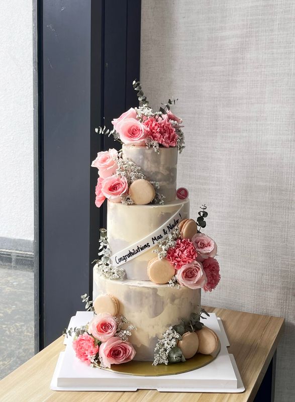 Silver Pink in 2 Or 3 Tiers Cake Silver Pink in 2 Or 3 Tiers Cake