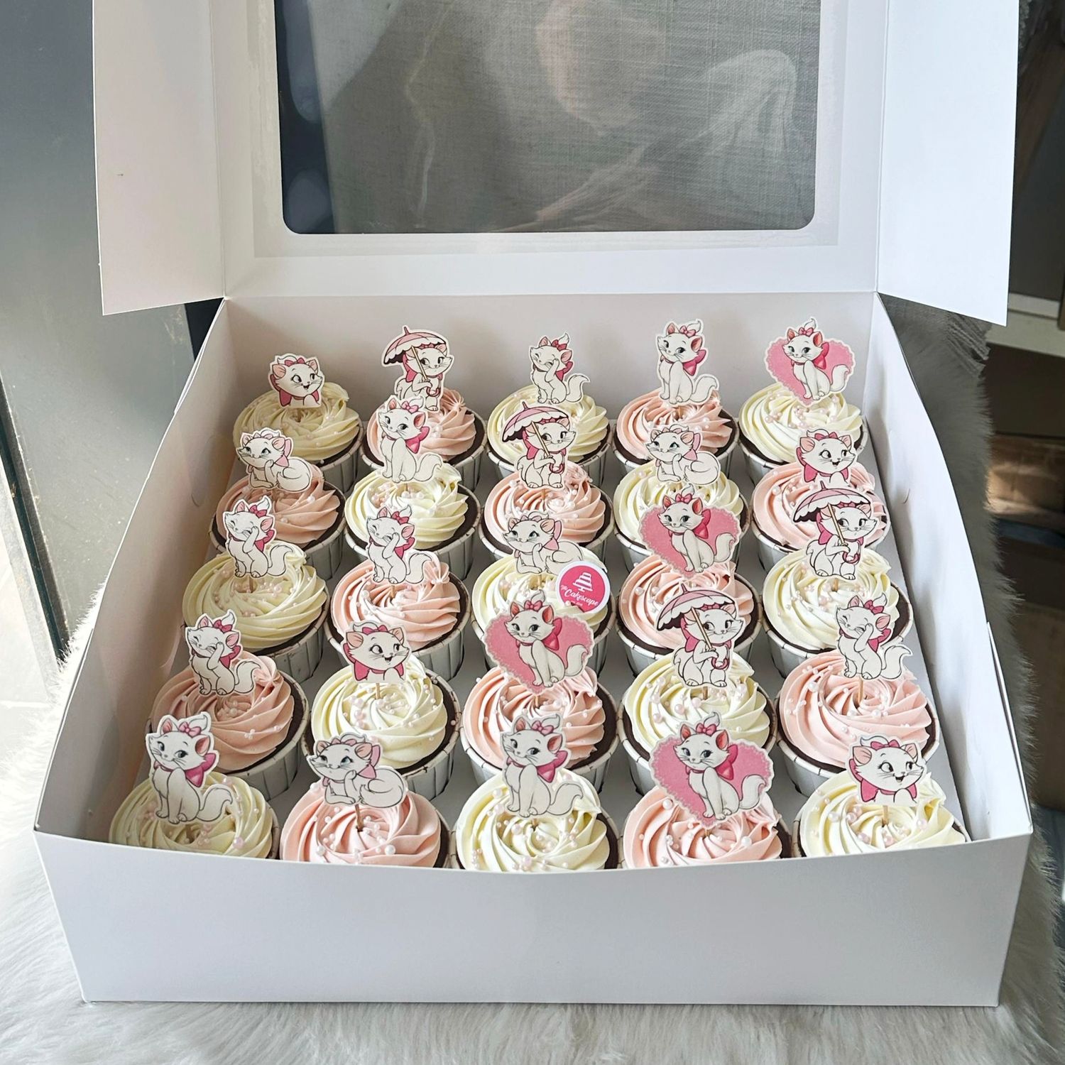 Disney - Marie Cat Cupcakes