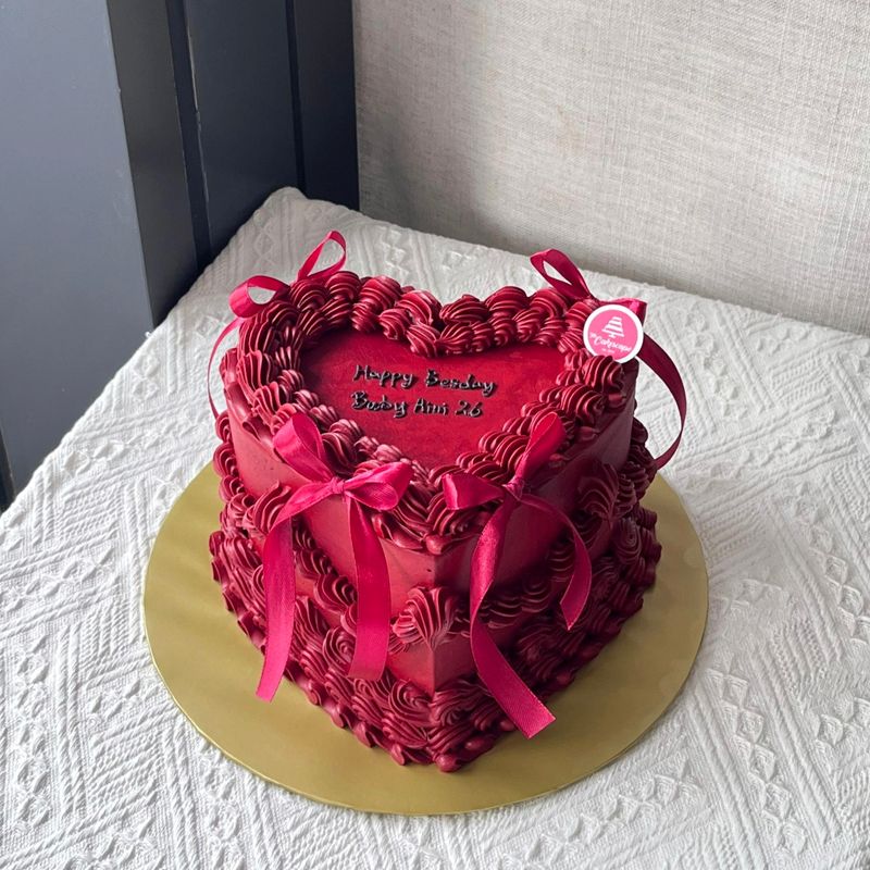 English Vintage Cake 11 Maroon Red
