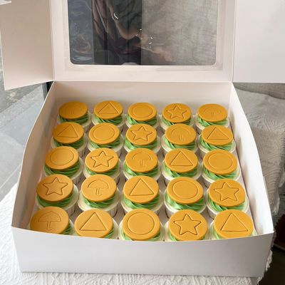 Squid Game Cupcakes - Dalgona