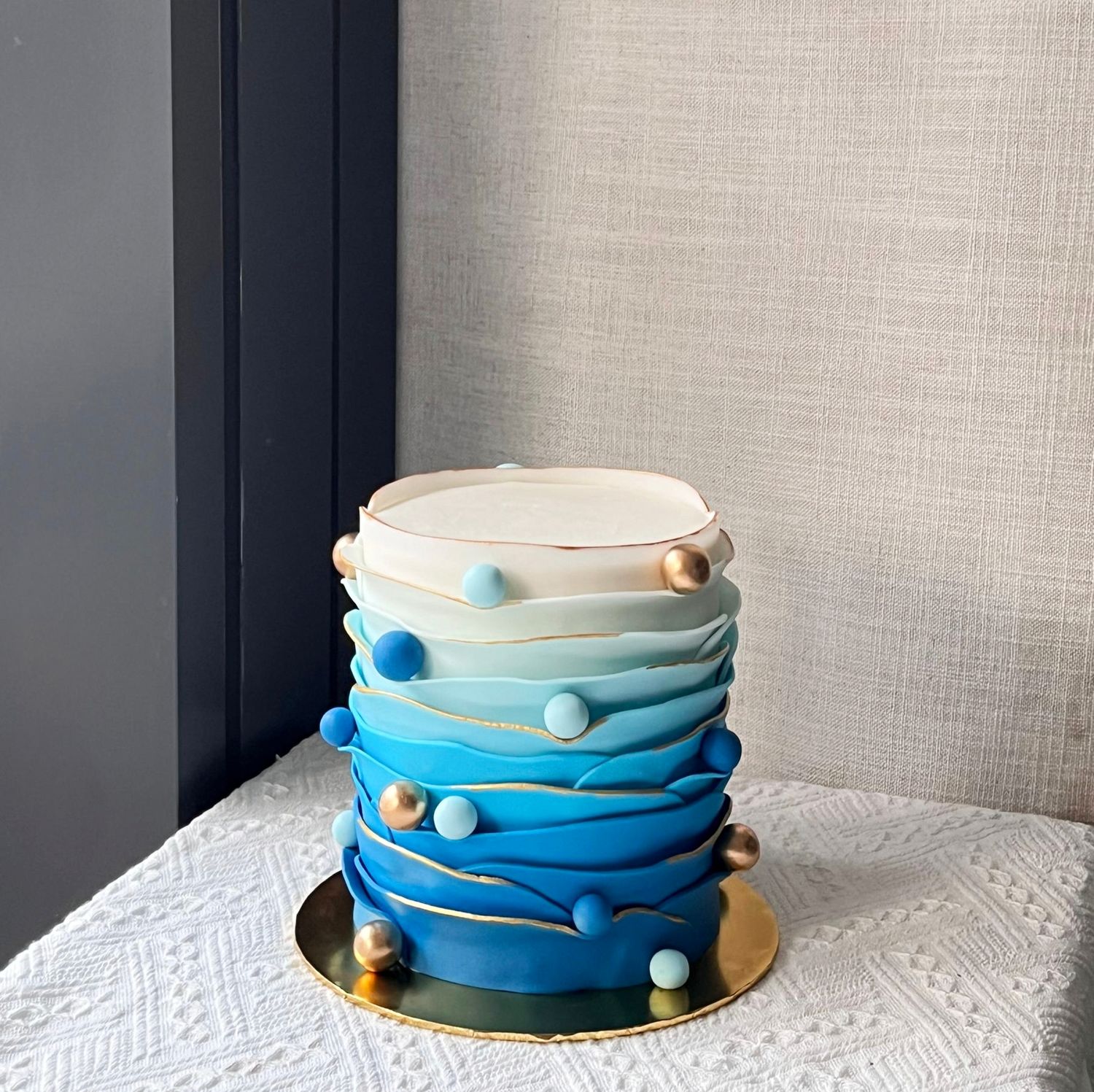Waivy Blue Cake 2