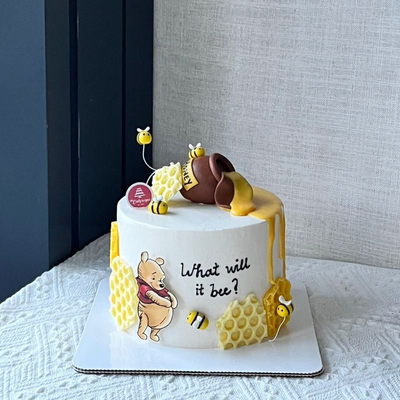 Disney - Winnie the Pooh Cake 7
