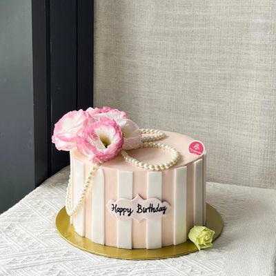 Mothers Day - Fabulous Woman Lady Pearl Cake 2