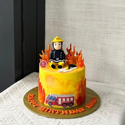 I&#39;m A Fireman / Fire Fighter Cake 4