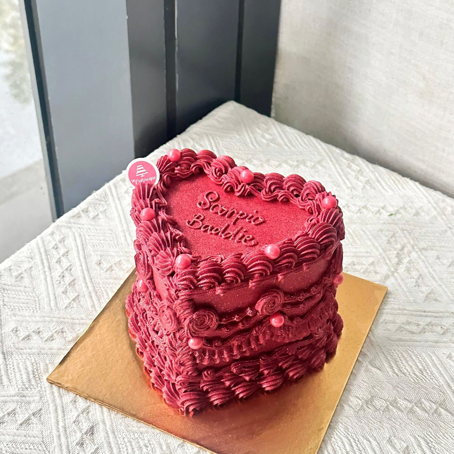 Red Glitter Vintage Cake - Heart