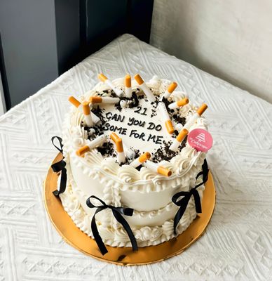 English Vintage Cake 14 - Cigarettes English Vintage Cake 14 - Cigarettes