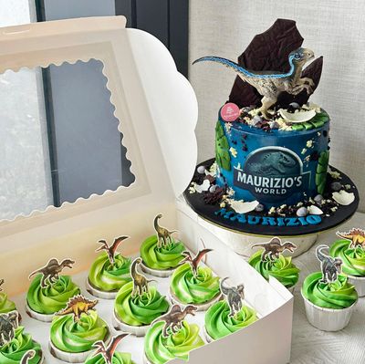 Dinosaur Cake 13 - Jurassic World