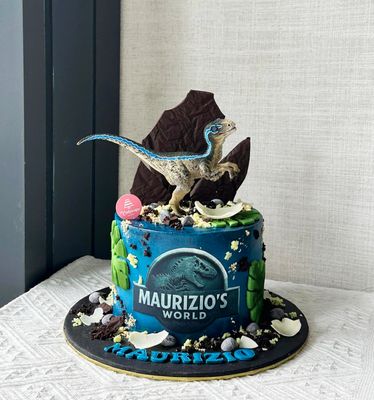 Dinosaur Cake 13 - Jurassic World