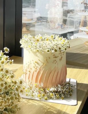 Chamomile Crowning Cake