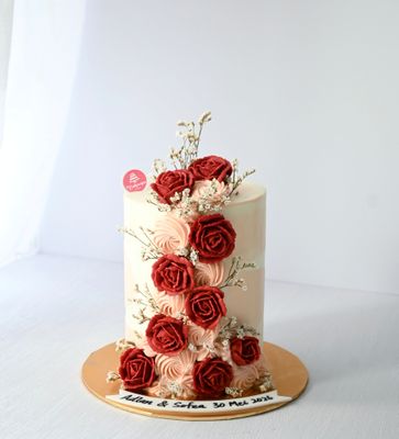 Buttercream Rose Flow Cake