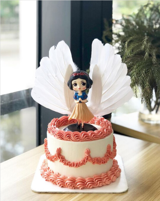Disney - Snow White Cake 1