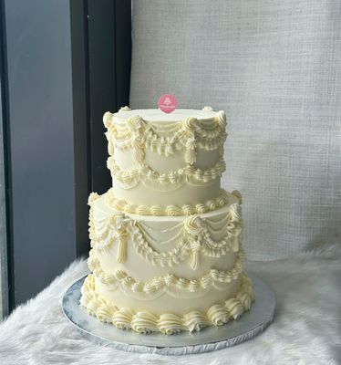 English Vintage Cake in 2 or 3tier English Vintage Cake in 2 or 3tier