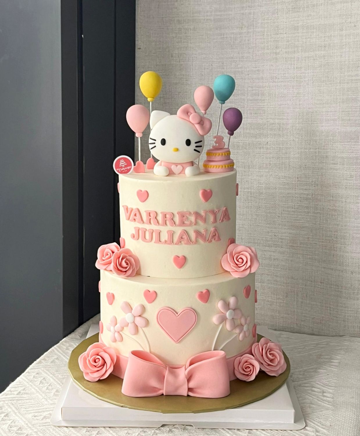 Sanrio - Hello Kitty Cake In 2 Tiers