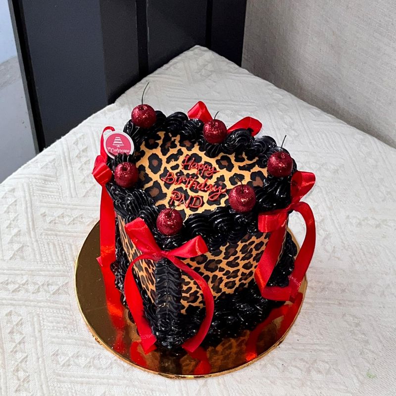 Heart Shape Leopard Vintage Cake