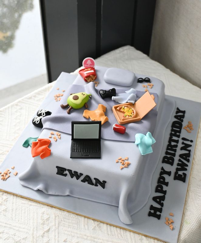 Messy Bedroom Cake Messy Bedroom Cake