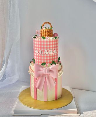 Picnic Cake in 2tier Picnic Cake in 2tier