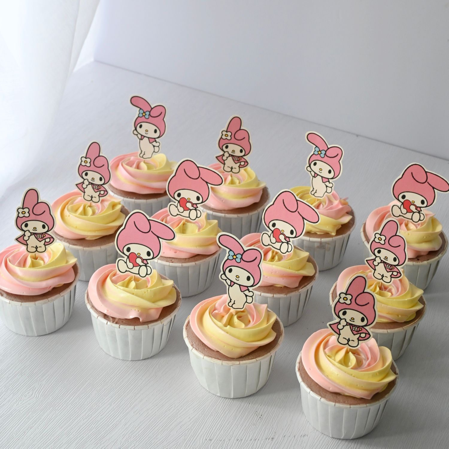 Standee Cupcake - Melody