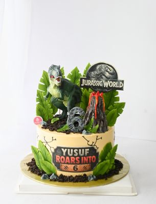 Dinosaur Cake 14 - Jurassic World