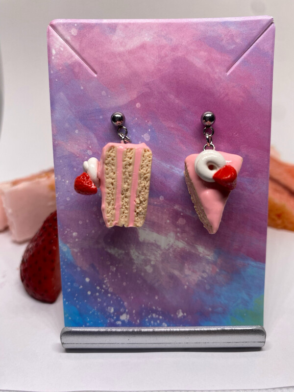 Strawberry Cake Slices