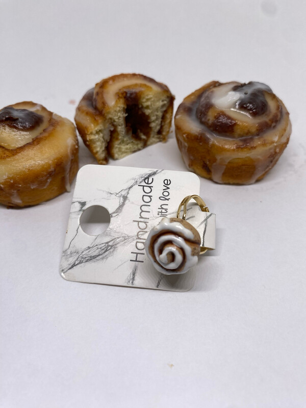 Cinnamon Roll Ring