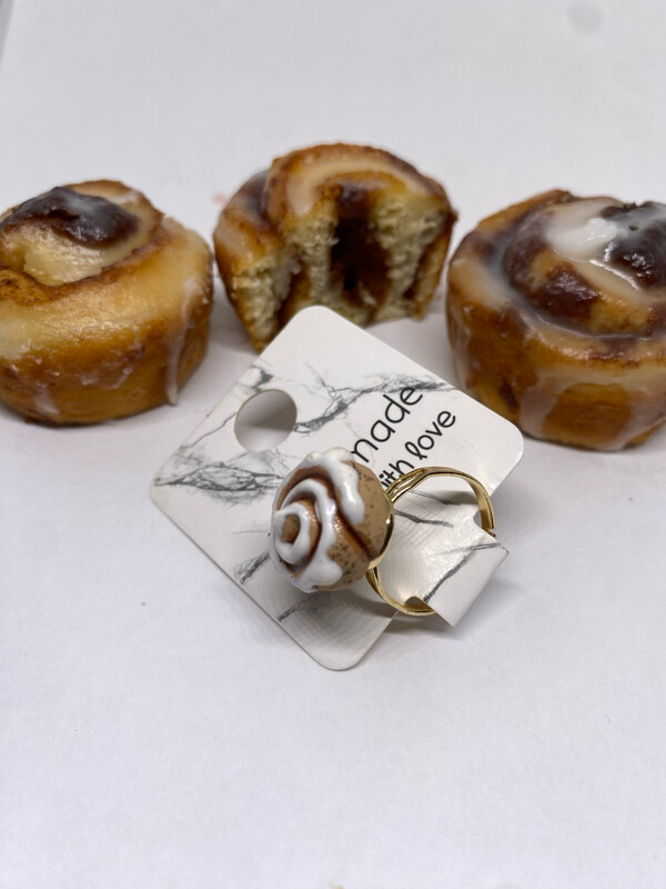 Cinnamon Roll Ring
