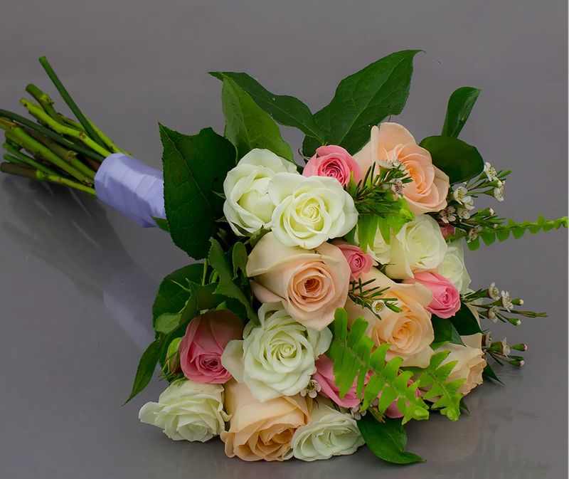 Prom Rose Bouquet (Nosegay)