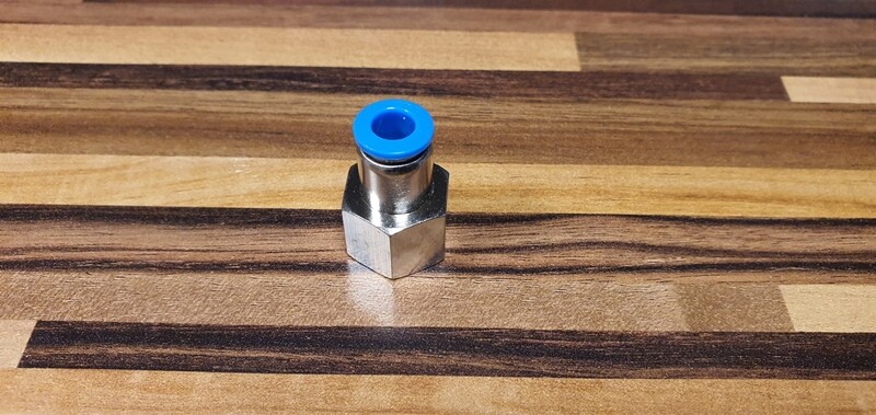 Steck Fitting gerade 1/4 oder 3/8 Innengewinde Steck Fitting gerade 1/4 oder 3/8 Innengewinde